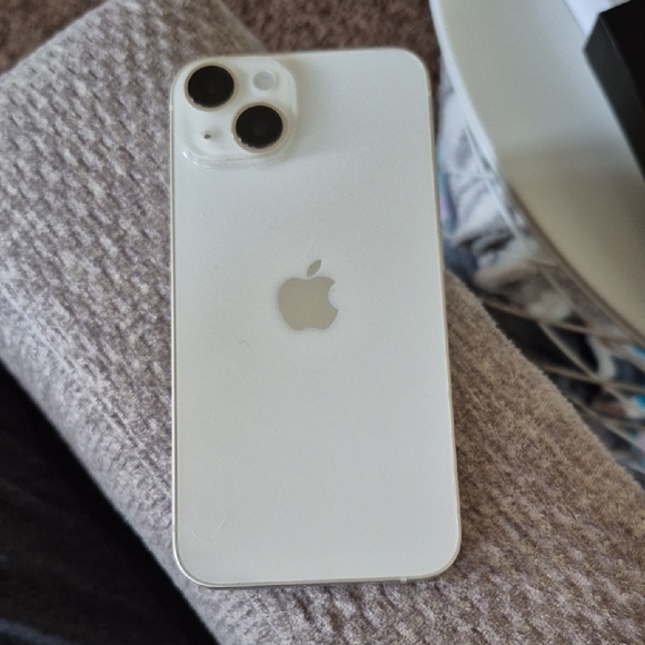 Apple iPhone 14 - Picture 2 of 3